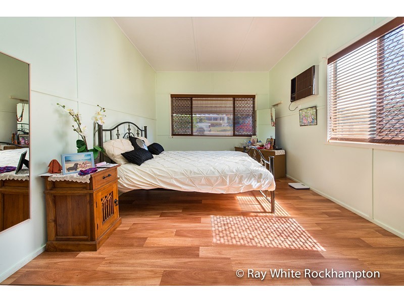 43 West Street, The Range QLD 4700