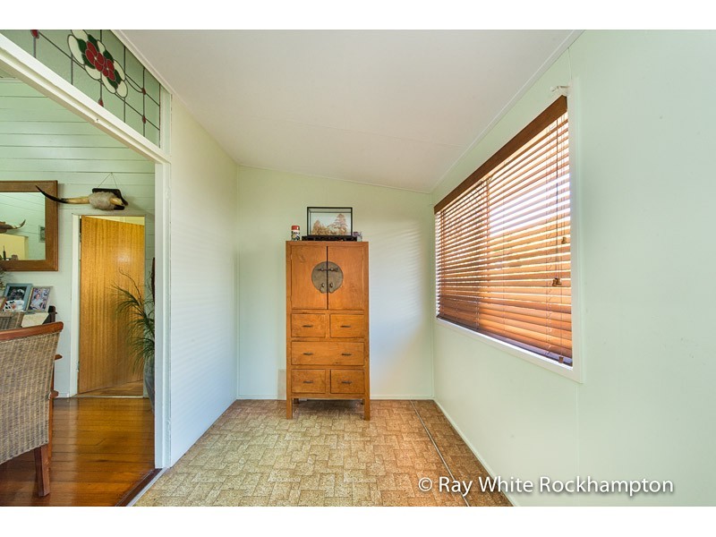 43 West Street, The Range QLD 4700