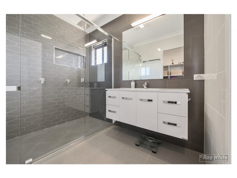 4 Peregrin Court, Parkhurst QLD 4702