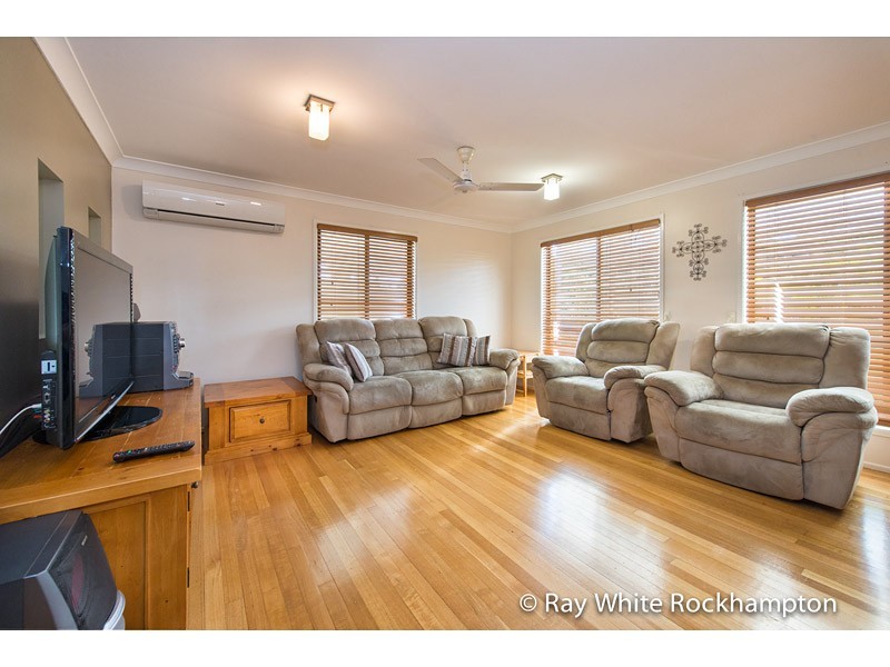 9 Leeds Avenue, Kawana QLD 4701