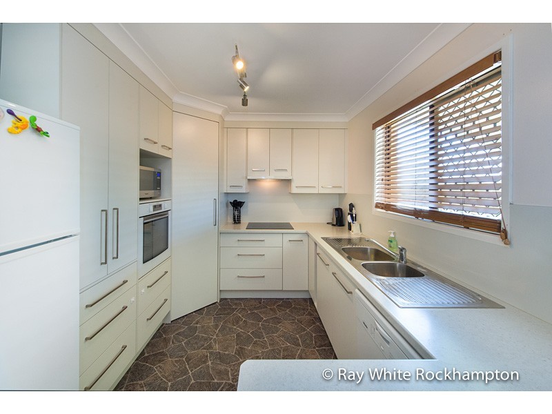 9 Leeds Avenue, Kawana QLD 4701