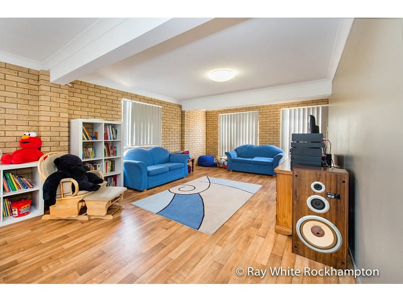 9 Leeds Avenue, Kawana QLD 4701