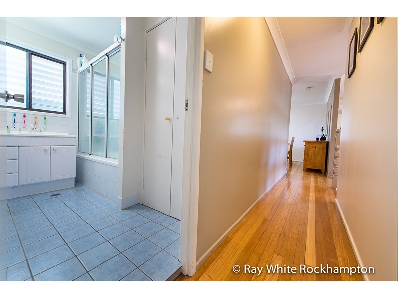 9 Leeds Avenue, Kawana QLD 4701