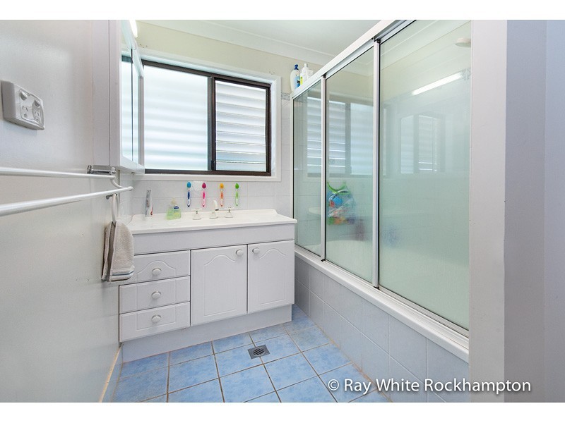 9 Leeds Avenue, Kawana QLD 4701