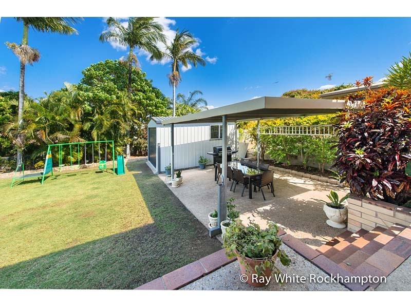 9 Leeds Avenue, Kawana QLD 4701