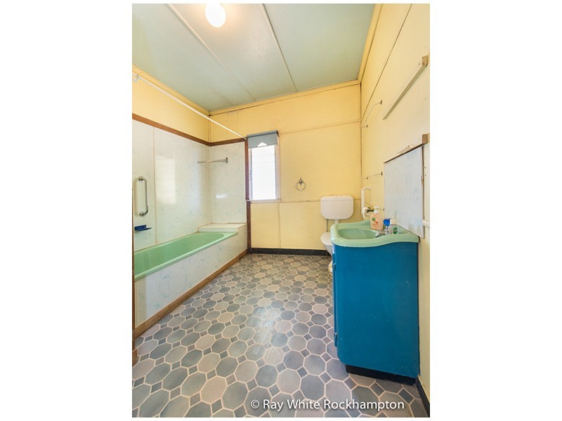 218 Thozet Road, Koongal QLD 4701