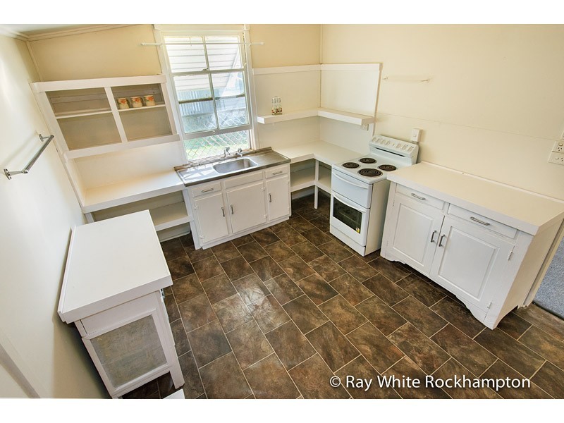 26 Lauga Street, Park Avenue QLD 4701