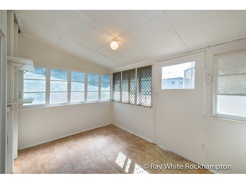 26 Lauga Street, Park Avenue QLD 4701