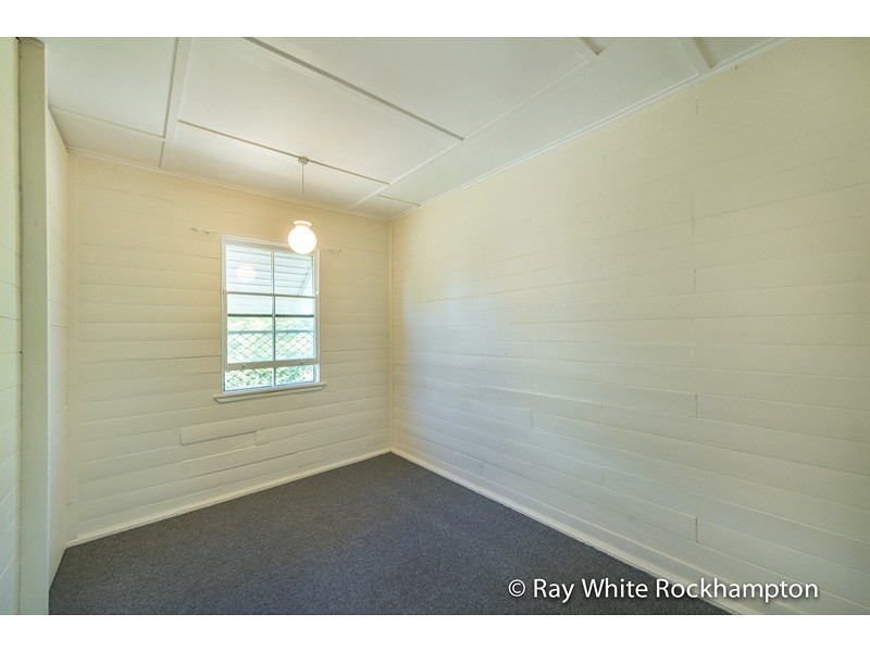 26 Lauga Street, Park Avenue QLD 4701