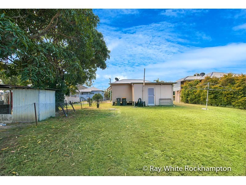 26 Lauga Street, Park Avenue QLD 4701