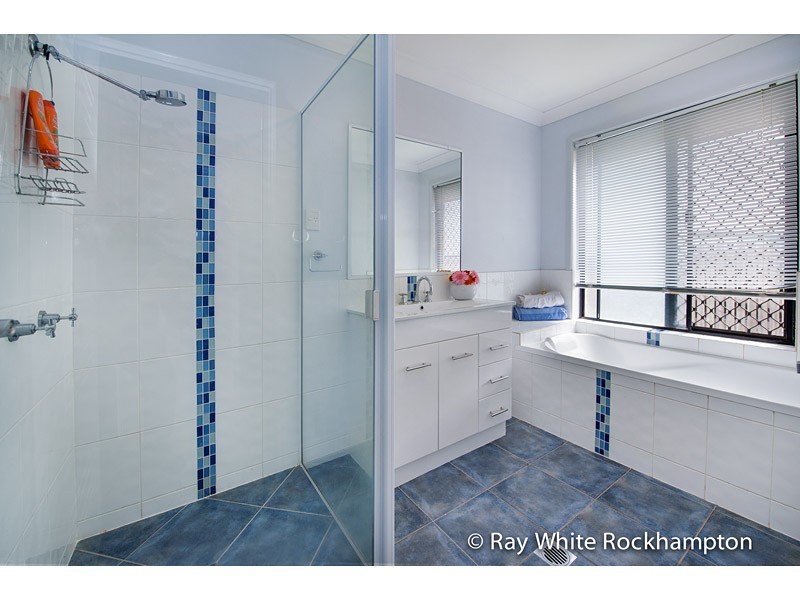 8 Mitchell Court, Gracemere QLD 4702