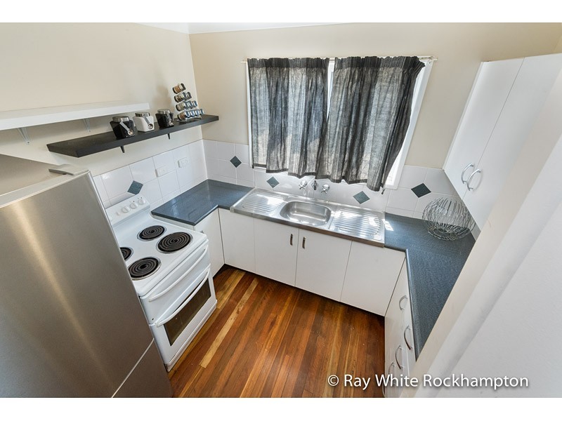 104 Stenlake Avenue, Kawana QLD 4701