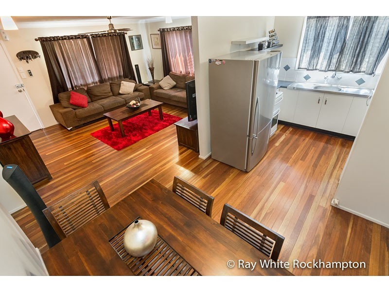 104 Stenlake Avenue, Kawana QLD 4701