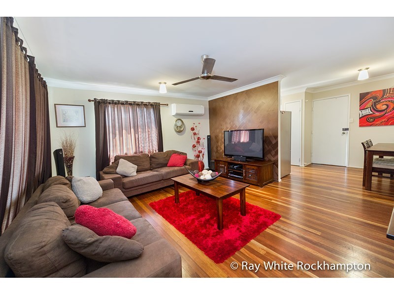 104 Stenlake Avenue, Kawana QLD 4701