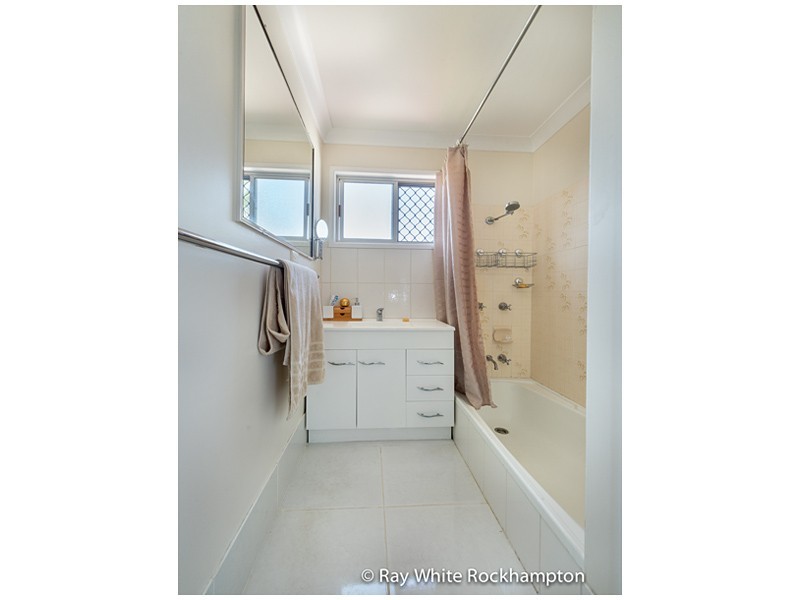 104 Stenlake Avenue, Kawana QLD 4701