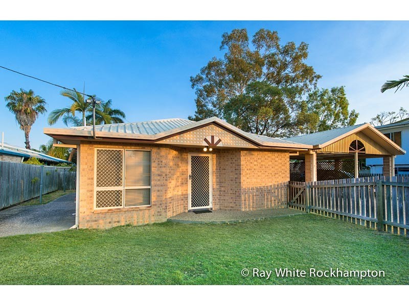 1/17 Stenlake Avenue, Kawana QLD 4701