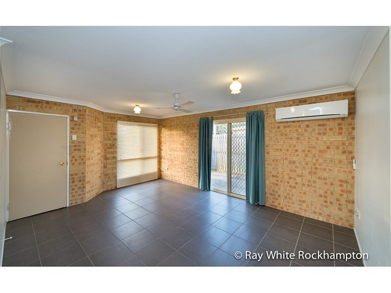 1/17 Stenlake Avenue, Kawana QLD 4701