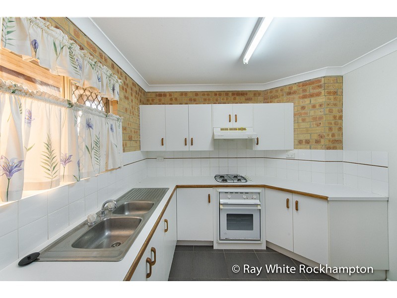 1/17 Stenlake Avenue, Kawana QLD 4701