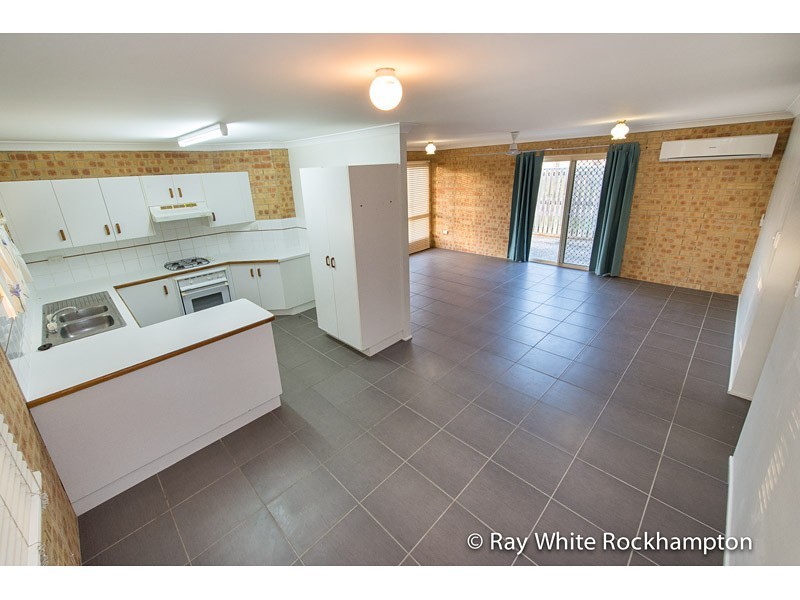 1/17 Stenlake Avenue, Kawana QLD 4701