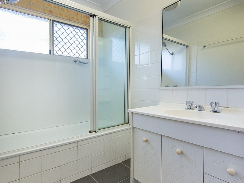 1/17 Stenlake Avenue, Kawana QLD 4701