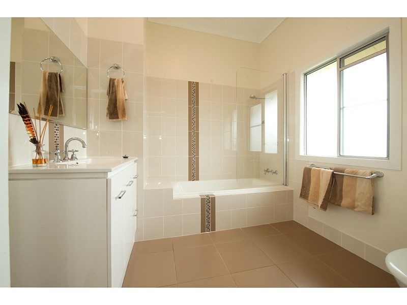 16 Jardine Street, Wandal QLD 4700