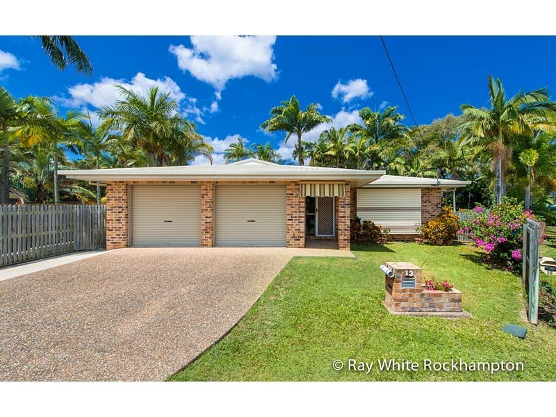 13 Stenlake Avenue, Kawana QLD 4701