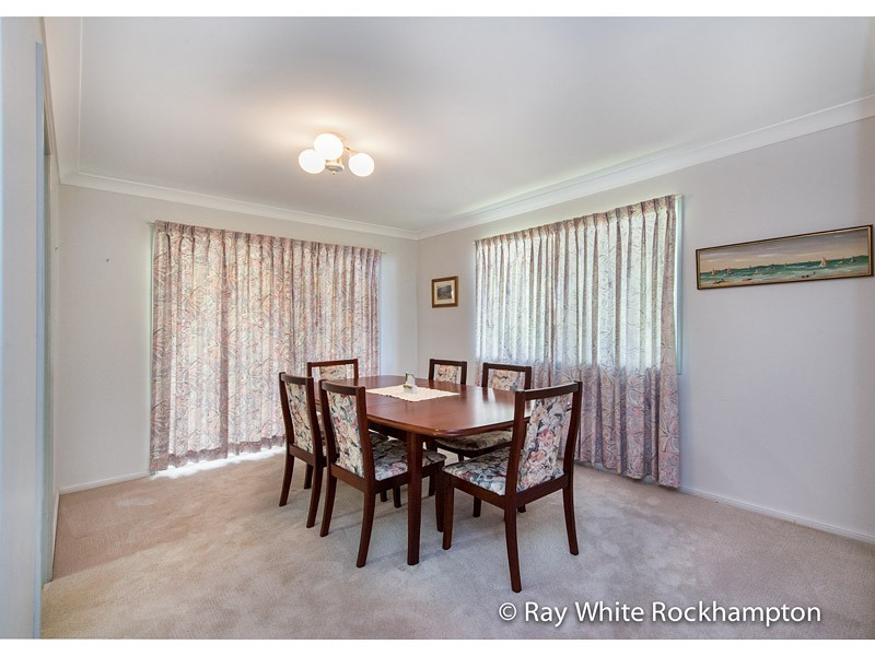 13 Stenlake Avenue, Kawana QLD 4701