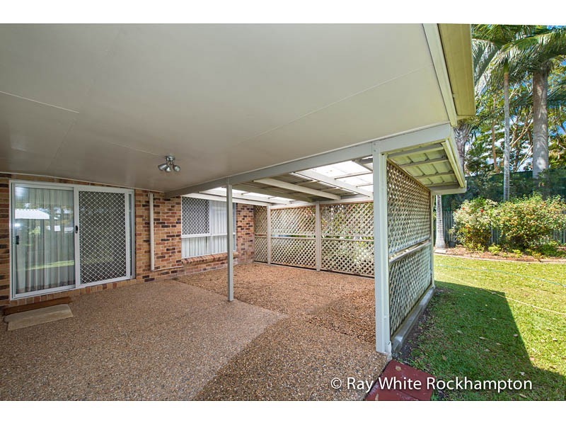 13 Stenlake Avenue, Kawana QLD 4701
