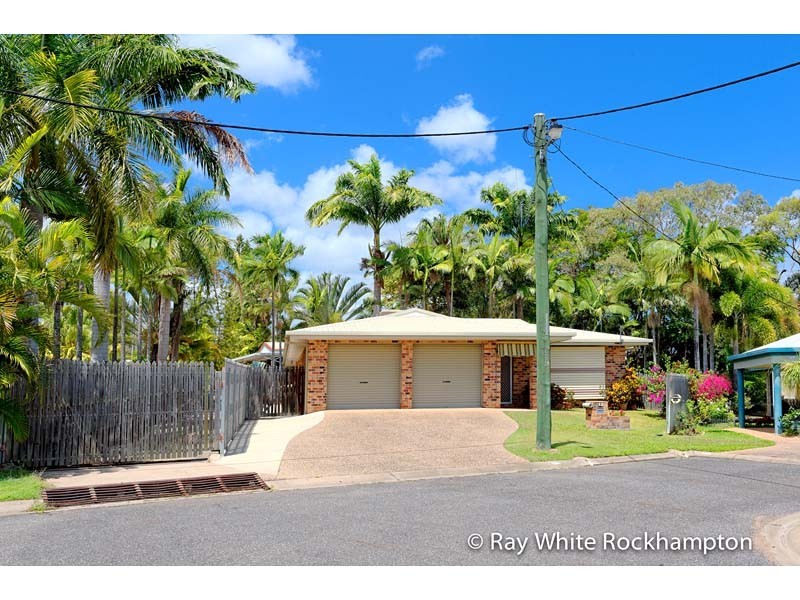 13 Stenlake Avenue, Kawana QLD 4701