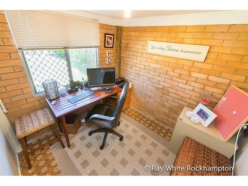 58 Gray Street, Park Avenue QLD 4701