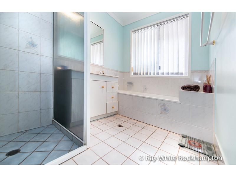 12 Thorsen Close, Gracemere QLD 4702