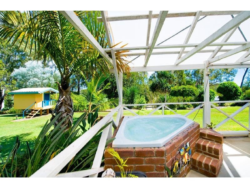 1073 Belmont Road, Glendale QLD 4711