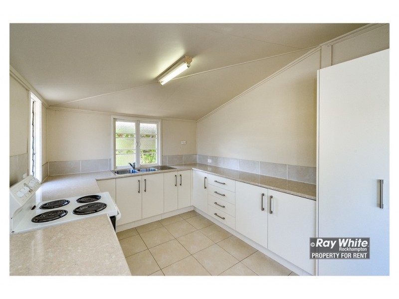 64 Main Street, Park Avenue QLD 4701