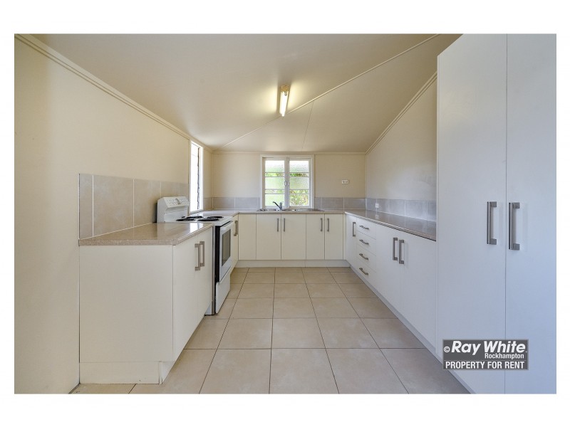 64 Main Street, Park Avenue QLD 4701