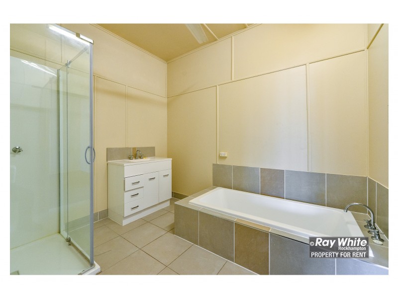 64 Main Street, Park Avenue QLD 4701