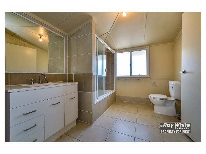 64 Main Street, Park Avenue QLD 4701