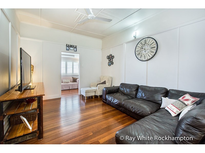 19 Spencer Street, The Range QLD 4700