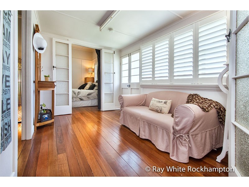 19 Spencer Street, The Range QLD 4700
