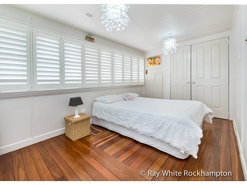 19 Spencer Street, The Range QLD 4700