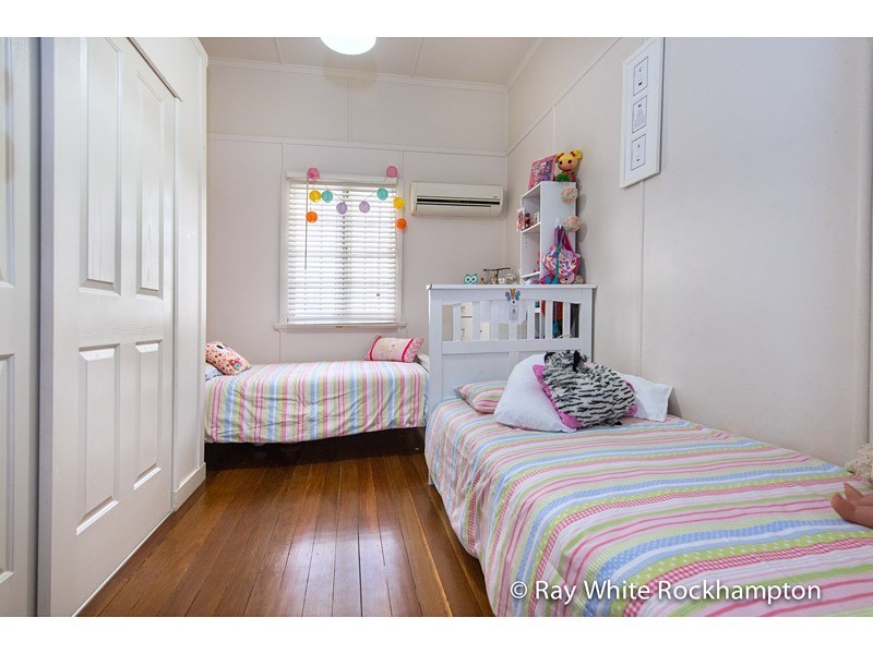 19 Spencer Street, The Range QLD 4700