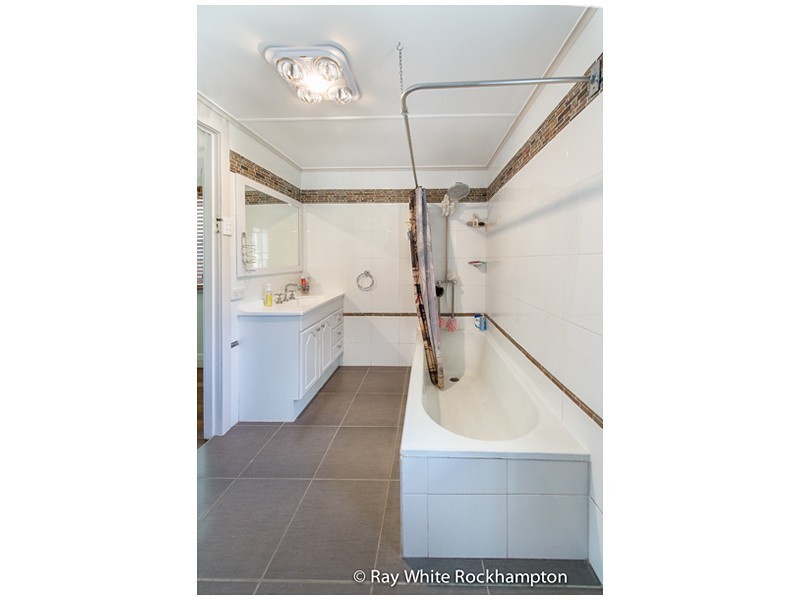 19 Spencer Street, The Range QLD 4700