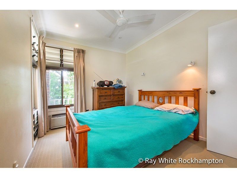 2/34 Wentworth Terrace, The Range QLD 4700
