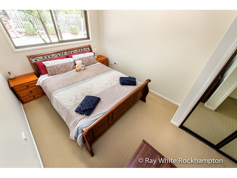2/34 Wentworth Terrace, The Range QLD 4700