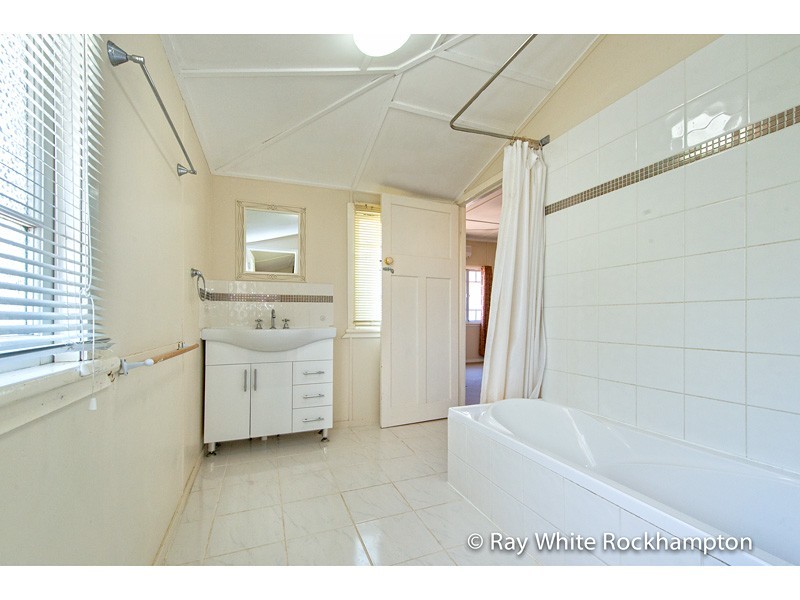 24 Eton Street, West Rockhampton QLD 4700