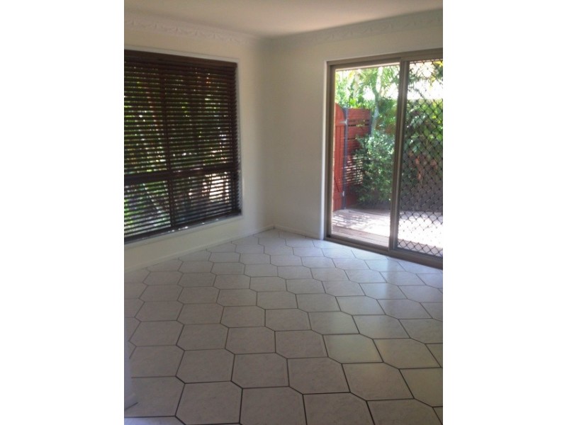 21 Van Haeren Street, Kawana QLD 4701