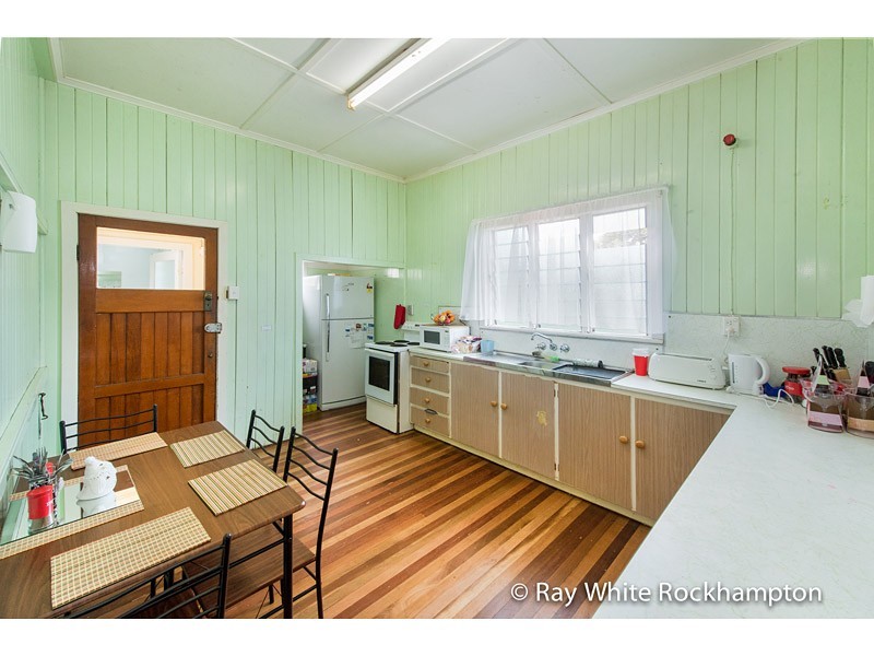 293 Pine Street, Berserker QLD 4701