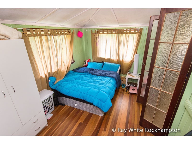 293 Pine Street, Berserker QLD 4701