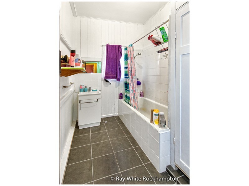 293 Pine Street, Berserker QLD 4701