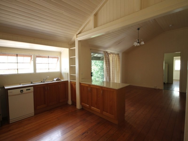 18 Penlington Street, Allenstown QLD 4700