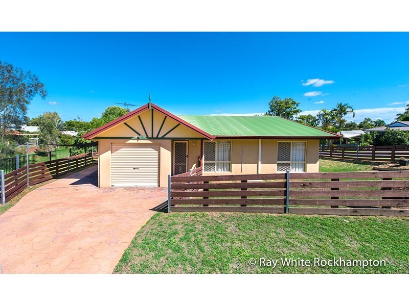 1 Casuarina Court, Kawana QLD 4701